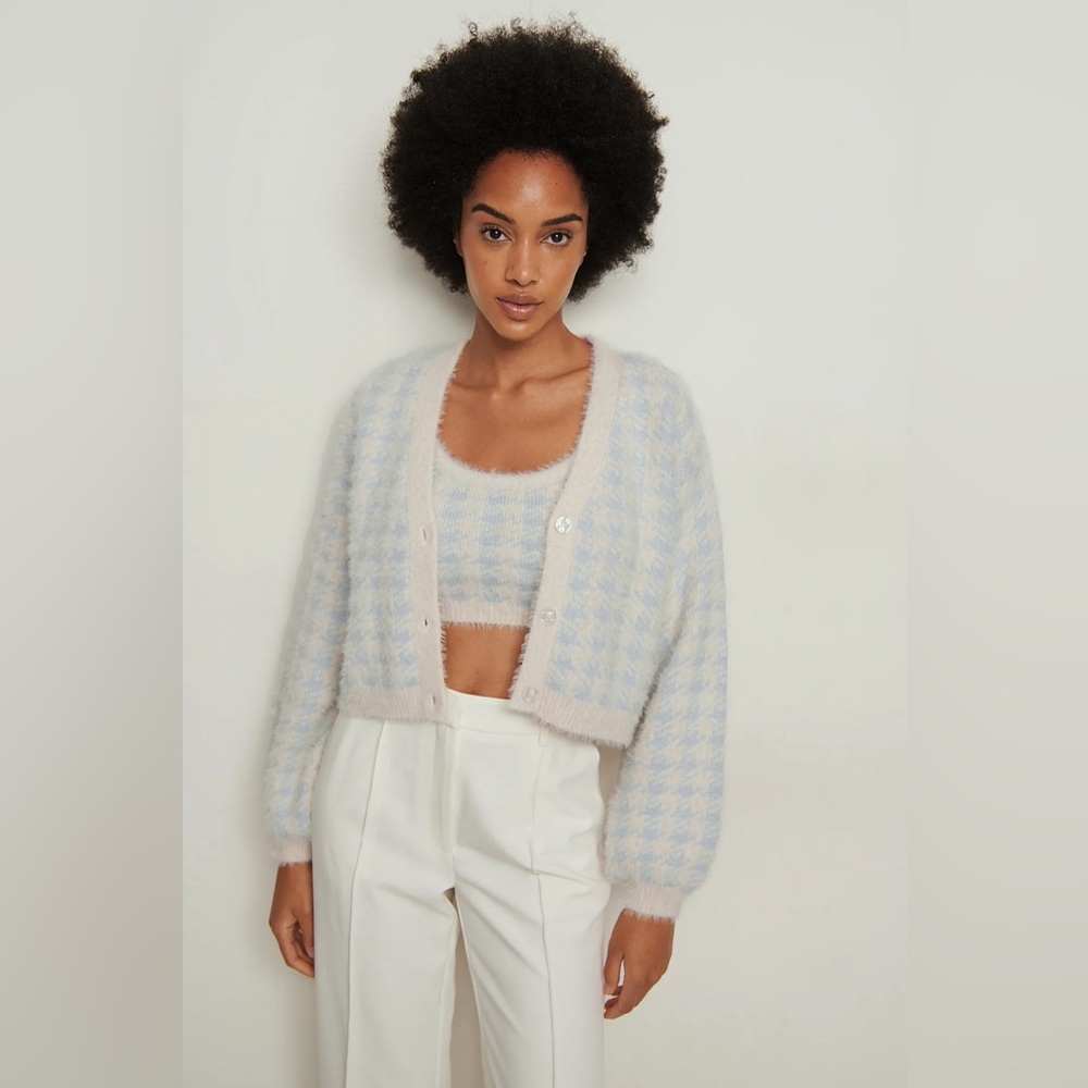 Checked Knitted Cardigan - Picture 3 of 8